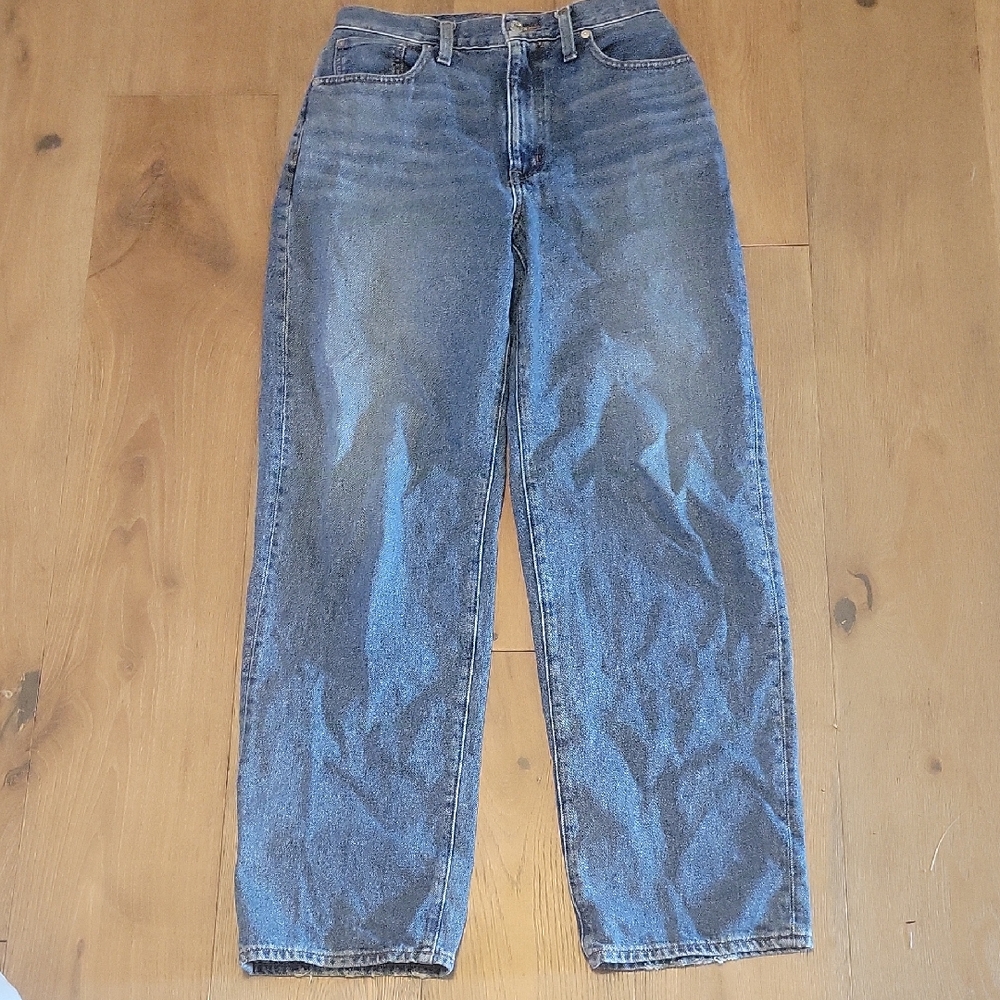 Madewell High-Rise Straight Jeans in Washed Blue